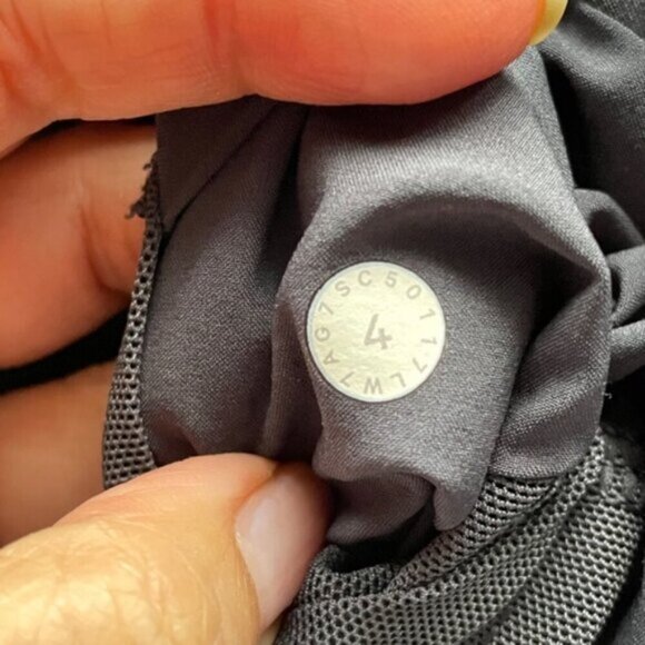 Lululemon Gray On the Fly 2.5" Shorts - 4 - Picture 5 of 11